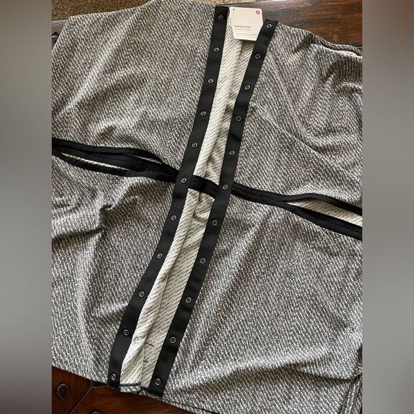 NWT Lululemon Vinyasa Wrap - Picture 2 of 10